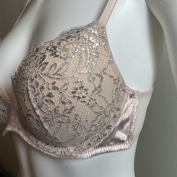 Victoria’s Secret Very Sexy Push Up Bra 36B - Picture 3 of 10